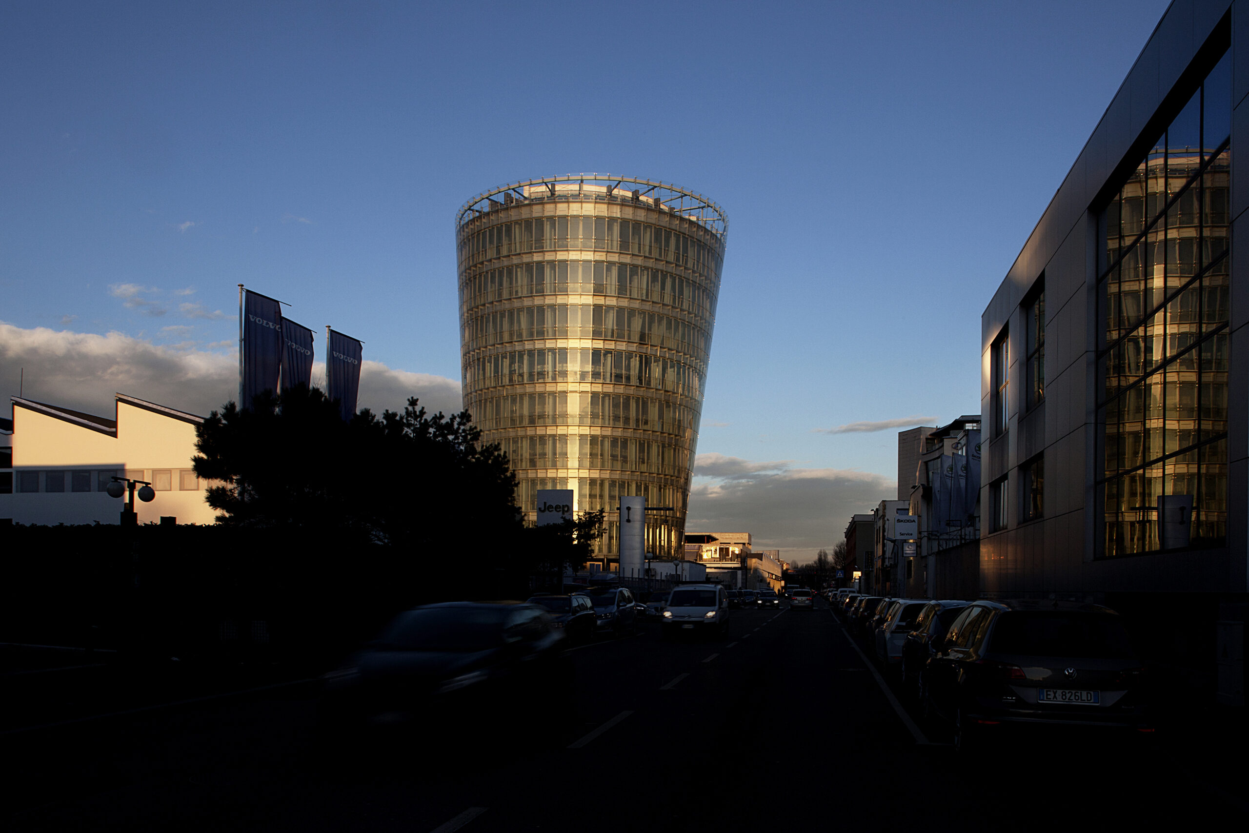 Office building via kuliscioff